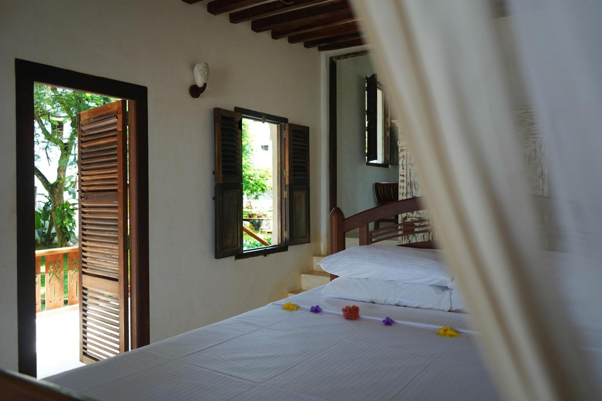 Kijani Hotel Ламу Экстерьер фото